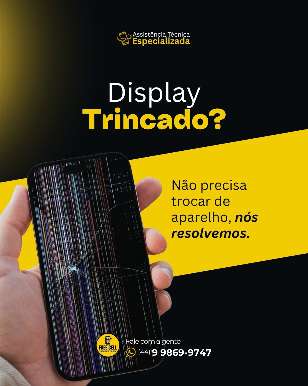 Celular com display trincado para avaliação